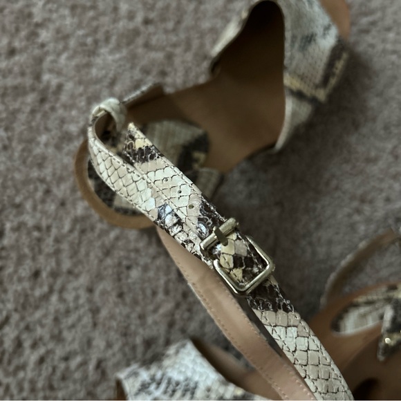 Express Snakeskin Patterned Block Heel Sandals Size 10 - Picture 6 of 10